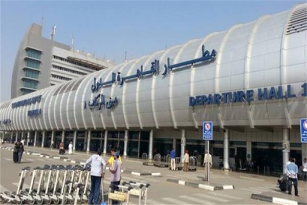 طوارئ بمطار القاهرة بعد هبوط طائرة خدمات البترول لتعرضها لعطل فنى