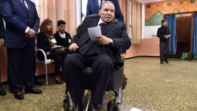 رغم المظاهرات.. "بوتفليقة" يترشح لانتخابات الرئاسة الجزائرية للمرة الخامسة رسميًا